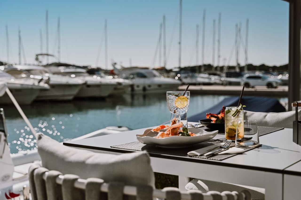 Hotel Stomorin-Marina Hramina Муртер Экстерьер фото
