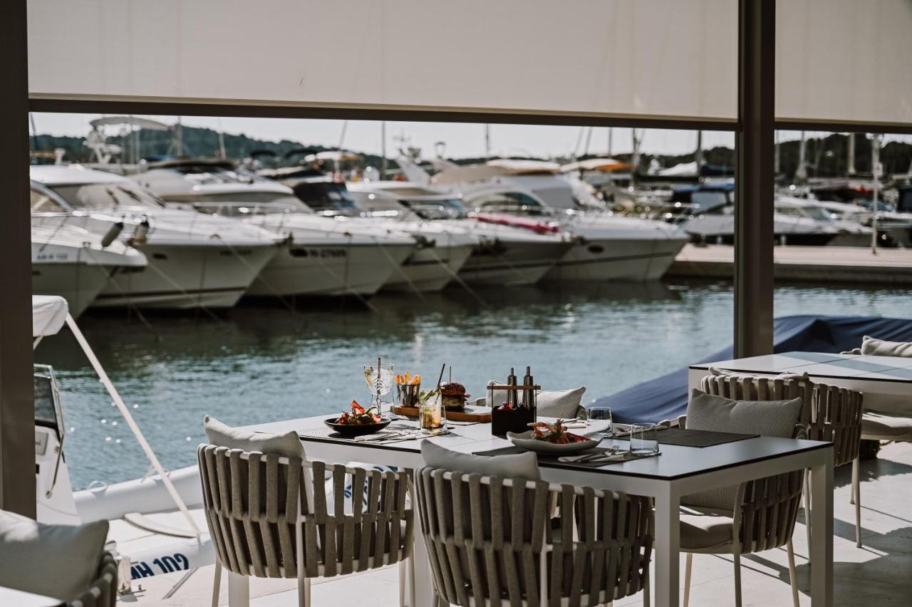 Hotel Stomorin-Marina Hramina Муртер Экстерьер фото