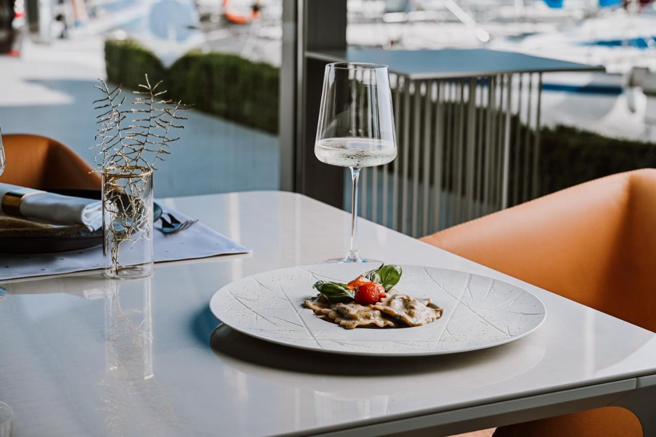 Hotel Stomorin-Marina Hramina Муртер Экстерьер фото